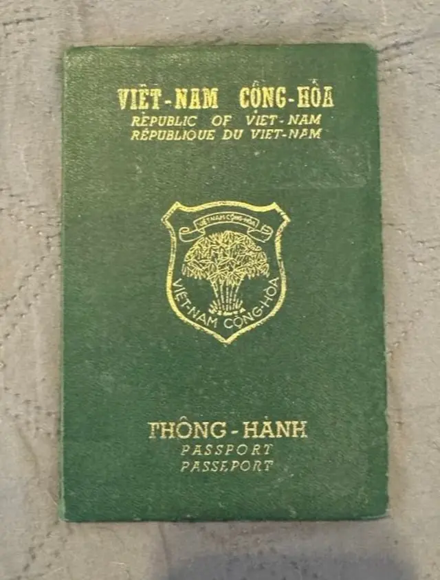 Cuốn hộ chiếu cũ của ông Steve