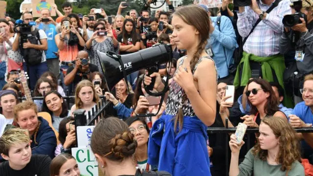 கிரேட்டா தன்பர்க் தந்தை: "அவளுக்கு மகிழ்ச்சி; எனக்குதான் வருத்தம்"