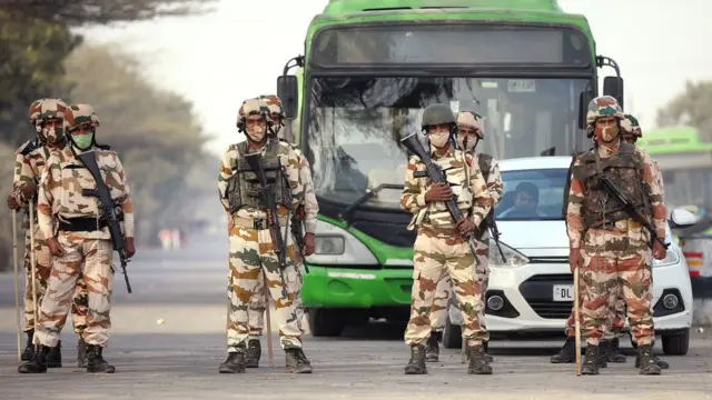 पुलिस बल