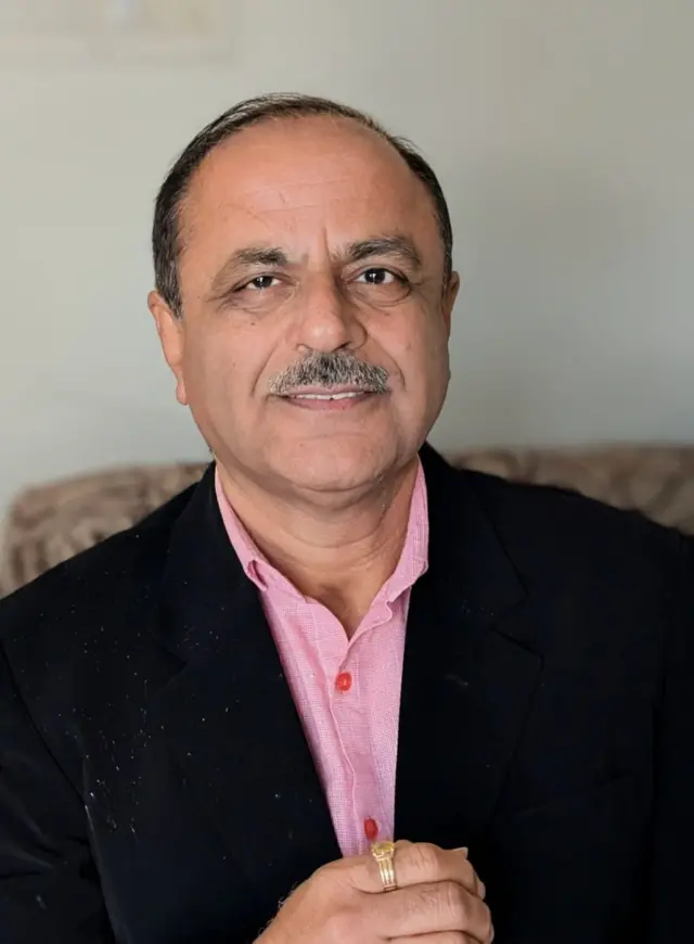 મિલ્ક પનીર એટલે શું, એનાલોગ પનીર એટલે શું, મિલ્ક પનીર સારું કે એનાલોગ પનીર, એનાલોગ પનીર શરીર માટે લાભકારક છે, એનાલોગ અને મિલ્ક પનીર ડિસ્પ્લે, બીબીસી ગુજરાતી