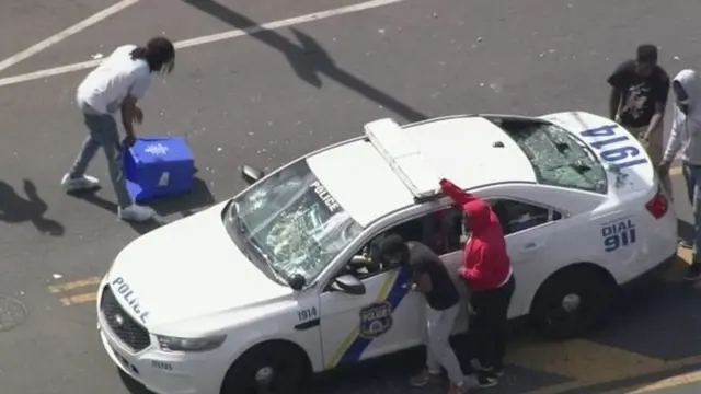 Shambulio dhido ya gari la polisi West Philadelphia siku ya Jumapili