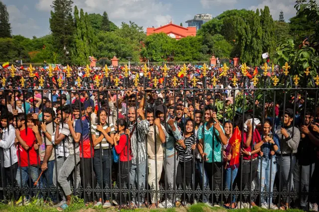 બીબીસી ગુજરાતી બેંગલુરુ આરસીબી ચિન્નાસ્વામી સ્ટેડિયમ ભાગદોડ ધક્કામુક્કી નાસભાગ ક્રિકેટ આઇપીએલ