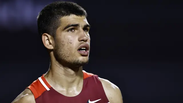 Carlos Alcaraz reacts