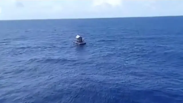 ভেসে প্রায় দু হাজার কিলোমিটার দুরে চলে গিয়েছিলো এই ভেলা