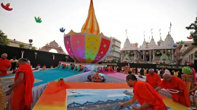 ਪੁਜਾਰੀ, ਅਹਿਮਾਦਾਬਾਦ