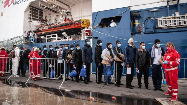 সমুদ্র-পথে অবৈধ অভিবাসন 