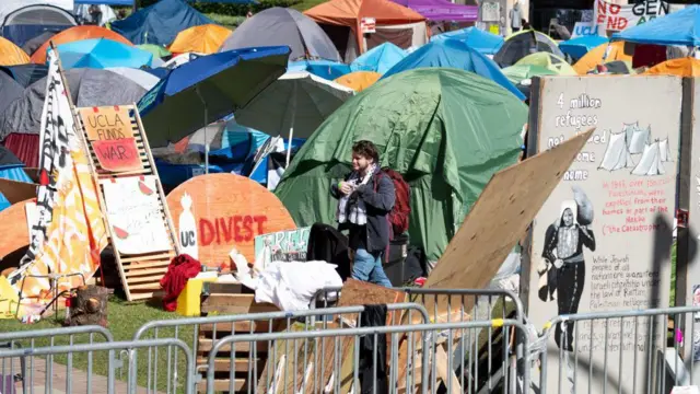 Acampamento de protesto na UCLA