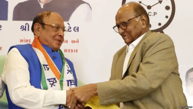 શંકરસિંહ વાઘેલા તથા શરદ પવારની તસવીર