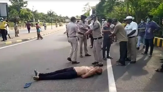 পুলিশ ডা. রাওয়ের বিরুদ্ধে মামলা করে।