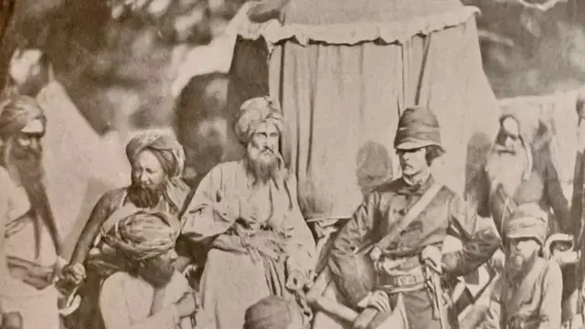 કૅપ્ટન વિલિયમ હૉડસન પોતાના સૈનિકો સાથે