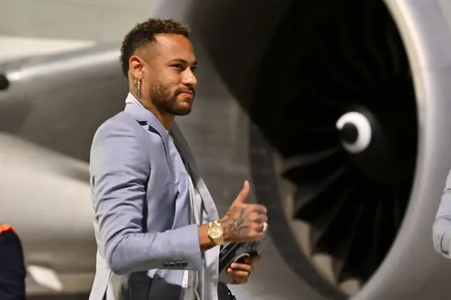 কাতারে বিশ্বকাপ খেলতে এসেছেন নেইমার