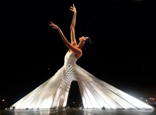 میدان آزادی تهران