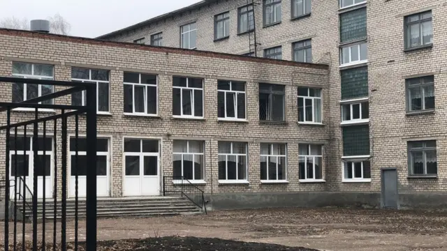 Окно сгоревшего класса