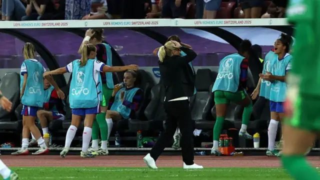 انگلیس سومین تیم اروپایی است که به‌صورت پیاپی به فینال سه تورنمنت مهم راه پیدا می‌کند