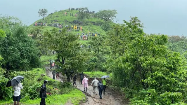 కొండ ప్రాంతంలో ఇర్షాల్ వాడి