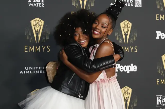 Thuso Mbedu poses with US actress Mychal-Bella Bowman on the red carpet.