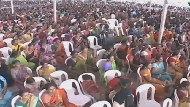 కామారెడ్డి సభకు హాజరైన మహిళలు