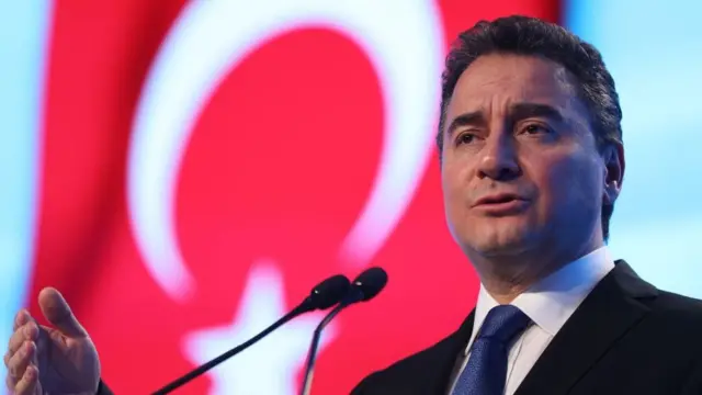 Babacan'dan iktidara Ayasofya için tutarsızlık eleştirisi: Sorunlara çözüm üretemediği için hassasiyetleri öne çıkararak desteği korumaya çalışıyor
