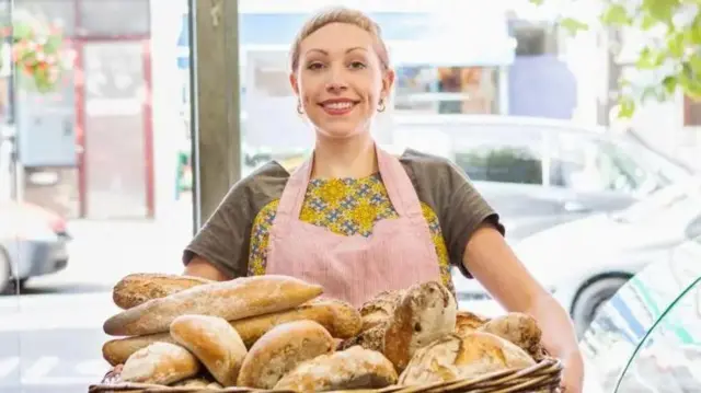 Mkate umekuwa sehemu ya chakula cha binadamu tangu nyakati za kale.