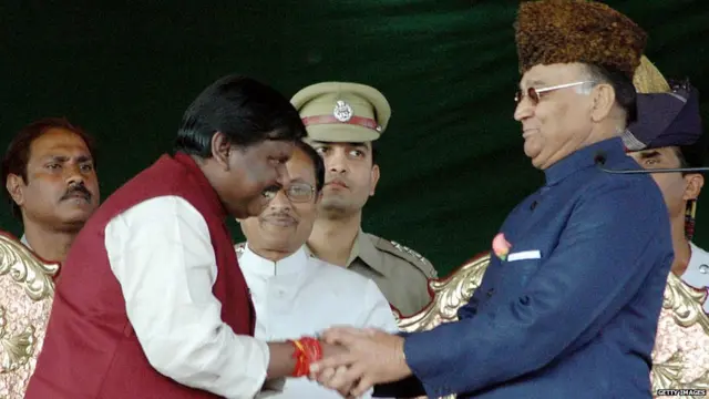 सैयद सिब्ते रज़ी और अर्जुन मुंडा