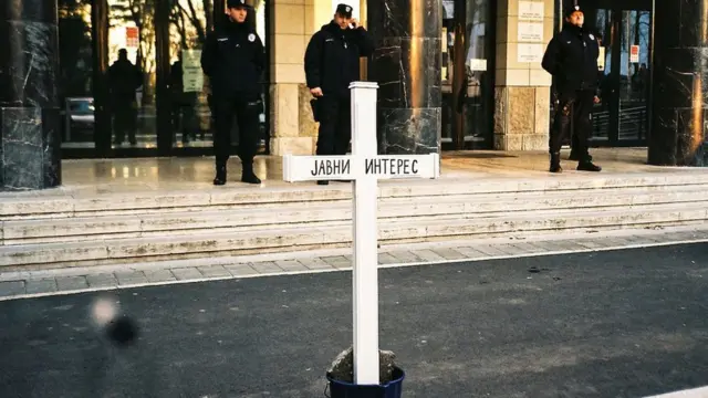 Sahranjen javni interes - simbol na