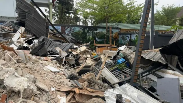 Nkutu ụlọ oriri Breathe Lounge