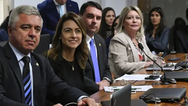 Senadores do PSL Major Olimpio (SP), Soraya Thronicke (MS), Flávio Bolsonaro (RJ) e Juíza Selma (MT) na CCJesporte da sorte aviãoaudiência com Sergio Moro