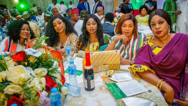 Aworan apejẹ idupẹ Aisha Buhari