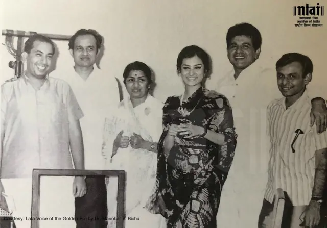 कल्याणजी-आनंदजी की संगीतकार जोड़ी के साथ लता मंगेशकर, सायरा बानो, दिलीप कुमार और महेंद्र कपूर