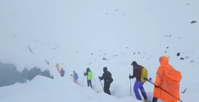 எவரெஸ்ட், திபெத், இமயமலை, மலையேற்றம், சீனா, பனிப்புயல், பனிப்பொழிவு