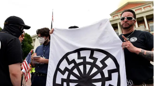 تظاهرات نژادپرستان