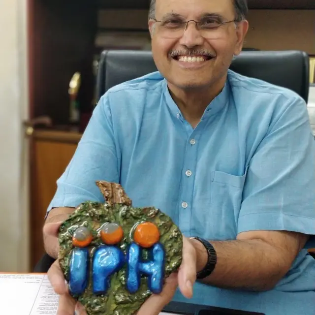डॉ. आनंद नाडकर्णी