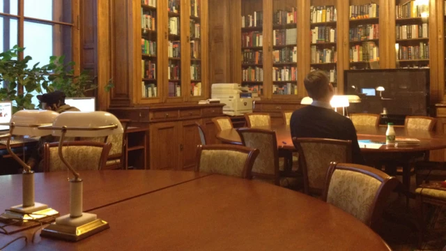 В библиотеке Маяковского