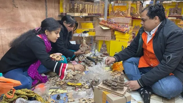 अयोध्या के राम मंदिर के मॉडल पर बनी मंदिरों की मांग बढ़ी है.
