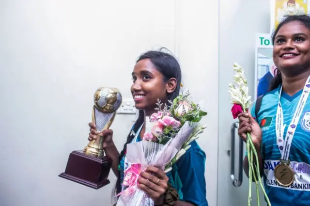 সাফ জয়ের পর যে স্বপ্ন দেখেছিলেন নারী ফুটবলাররা, তা বেশিদিন টেকেনি