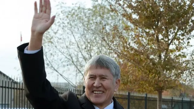 Атамбаев Кызыл-Кыядагы спорт аянтчасынын ачылышында. 9-ноябрь 2016-жыл