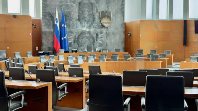 Zbor - Parlament Slovenije ima 90 poslaničkih mesta