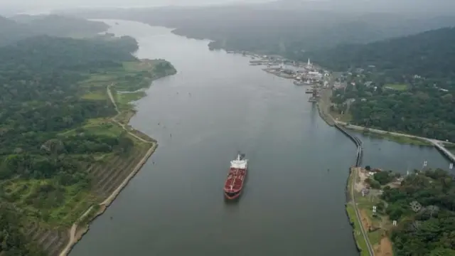 وچکالۍ په پاناما کانال کې د کښتیو شمېر کم کړی دی