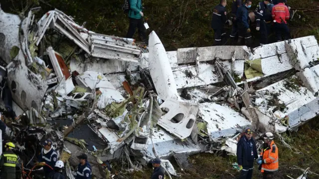 ২০১৬ সালের ২৯শে নভেম্বরে ভয়াবহ বিমান দুর্ঘটনায় ব্রাজিলের ক্লাব শাপেকোয়েন্সের বেশিরভাগ সদস্য নিহত হয়।