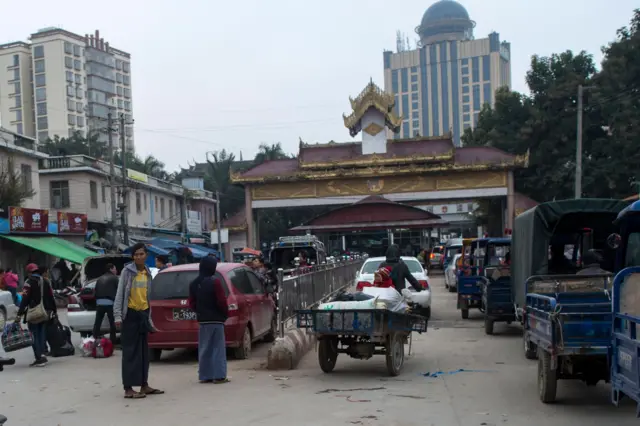 မူဆယ်မြို့မြင်ကွင်း ( ပုံဟောင်း) 