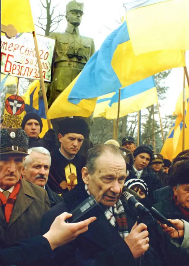 Юрій Шухевич на акції на Львівщині, 2000 рік