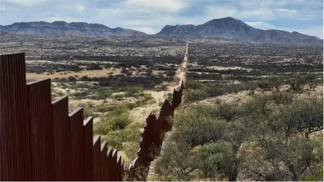 మెక్సికో సరిహద్దుల్లో ప్రస్తుతం ఉన్న కంచె