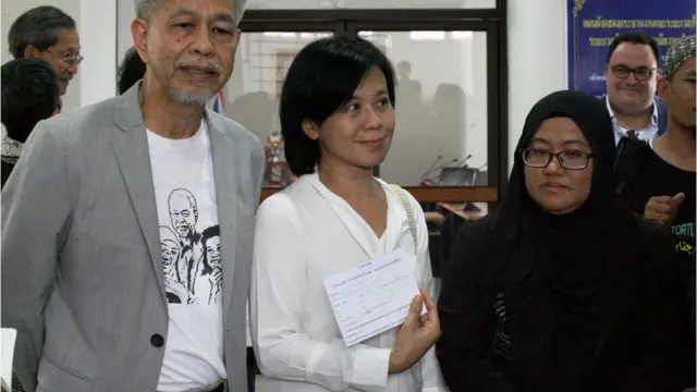 สมชาย หอมละออ พรเพ็ญ คงขจรเกียรติ และอัญชนา หีมมิหน๊ะ