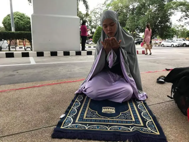 ชาวมุสลิมทำละหมาด