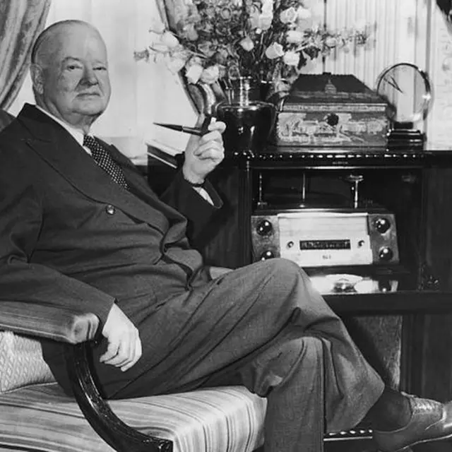 آقای هوور به روزولت باخت و کنار رفت