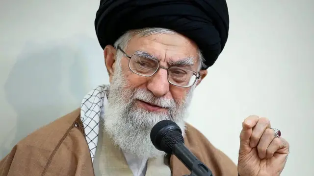 رهبر ایران بعد از چند روز سکوت، انگشت اتهام را به طرف «دشمنان ایران» گرفته است