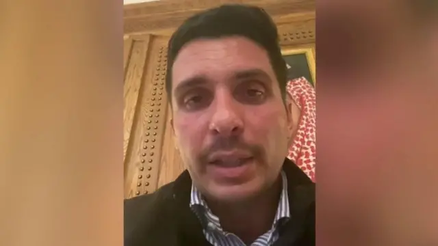 पूर्व क्राउन प्रिंस हमज़ा ने कहा है कि उनका इंटरनेट बंद कर दिया गया है और उनकी फ़ोन लाइन काट दी गई है