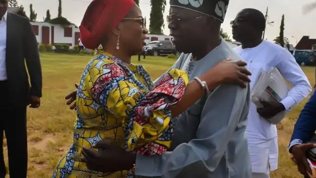 Bola Tinubu n ki obinrin kan to di mọ