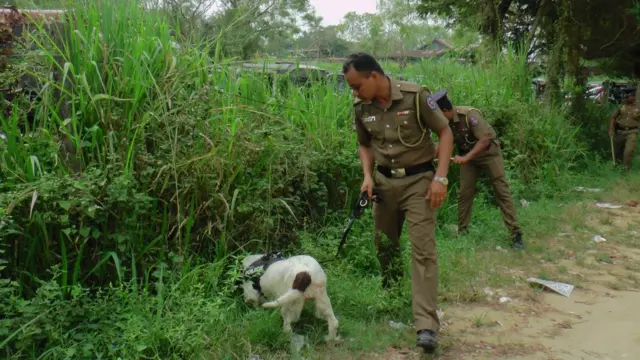 පුද්ගලයින්ගේ අනන්‍යතාවය ද මෙහිදී පරික්ෂාවට ලක් කර තිබේ