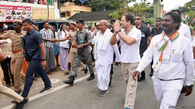 राहुल गांधी भारत जोडो यात्रेदरम्यान.